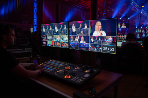 Aufgrund der zahlreichen unterschiedlichen Bühnengäste musste die Audiotechnik  jeweils neu an die Lautstärke und Tonlage der Gäste angepasst werden