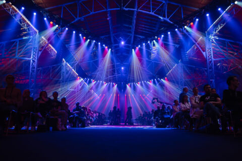 Um sowohl bei den Besuchern vor Ort als auch den Zuschauern vor dem TV für einzigartige Live-Momente auf der Bühne zu sorgen, wurde ein eigener ausgeklügelter Mix an Lichteinstellungen entworfen