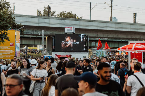 Die insgesamt vier Meetingpoints wurden auch heuer wieder mit unseren eigens für das Donauinselfest konzipierten Media Containern ausgestattet